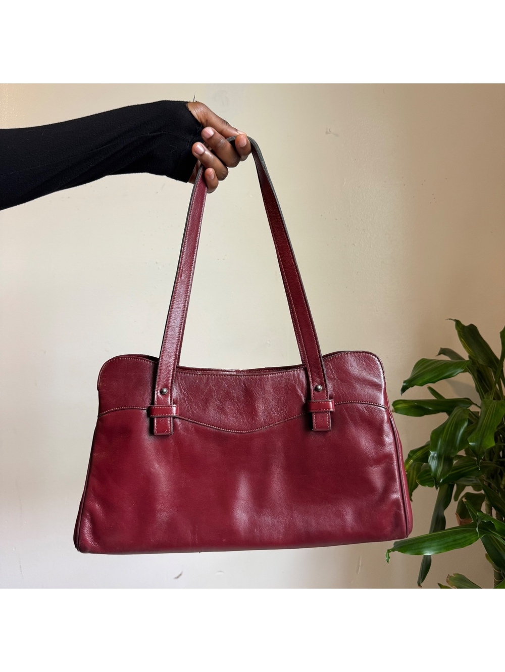 70s Etienne Aigner Oxblood Red Leather Kiss Lock Shoulder Bag - Picture 3 of 9